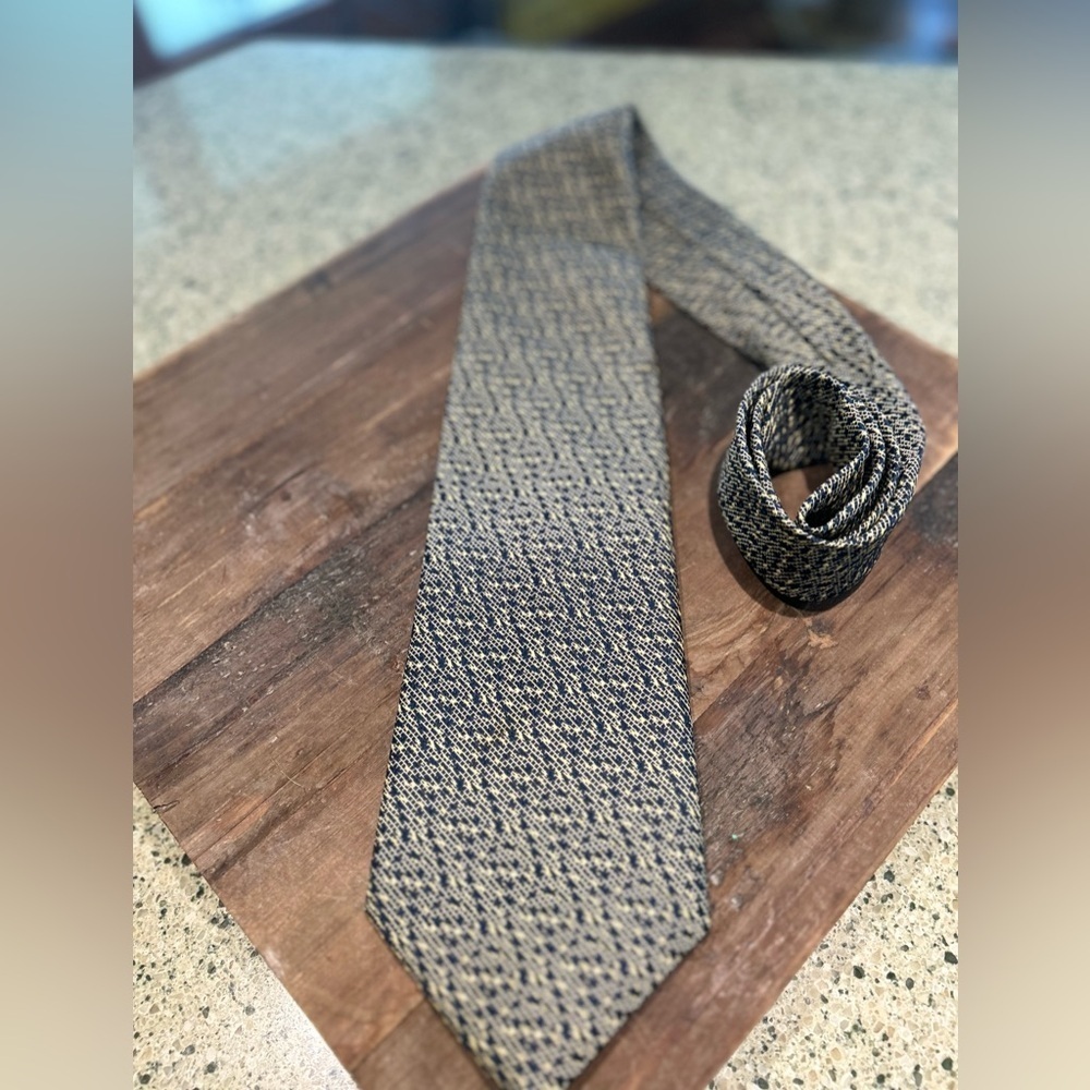☀️Wembley Black/ Gray Geometric Tie- CRUSH IT, KNOT IT! Even wash it!  WEMLON!!!